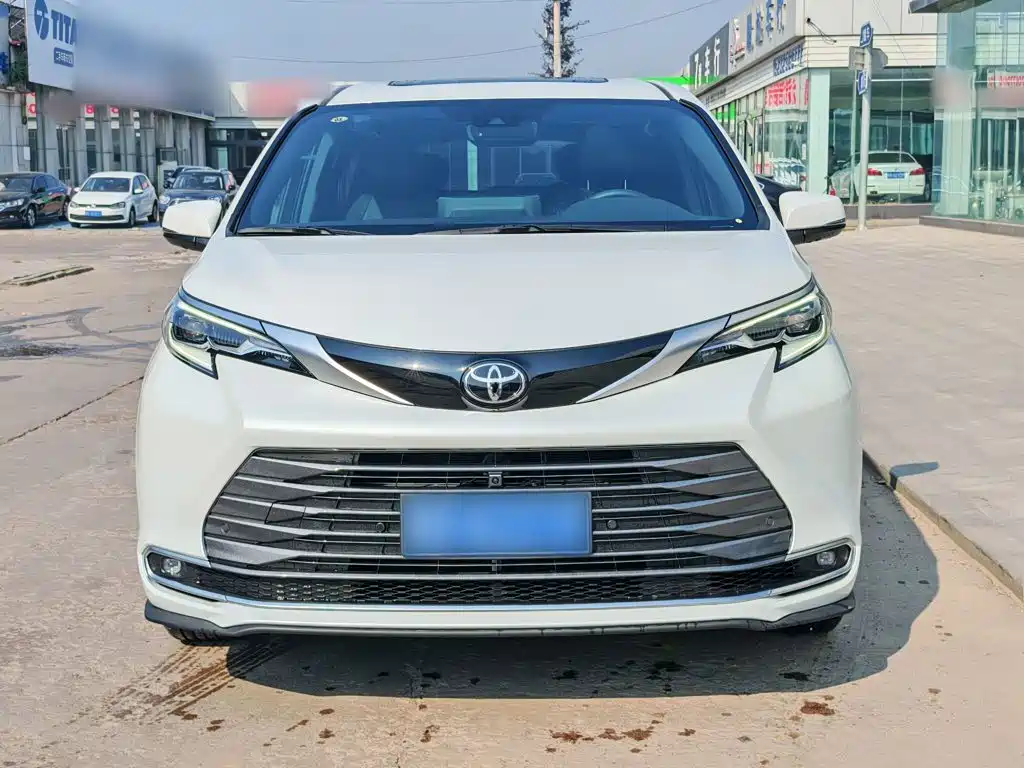 Toyota Sienna — миниатюра 7