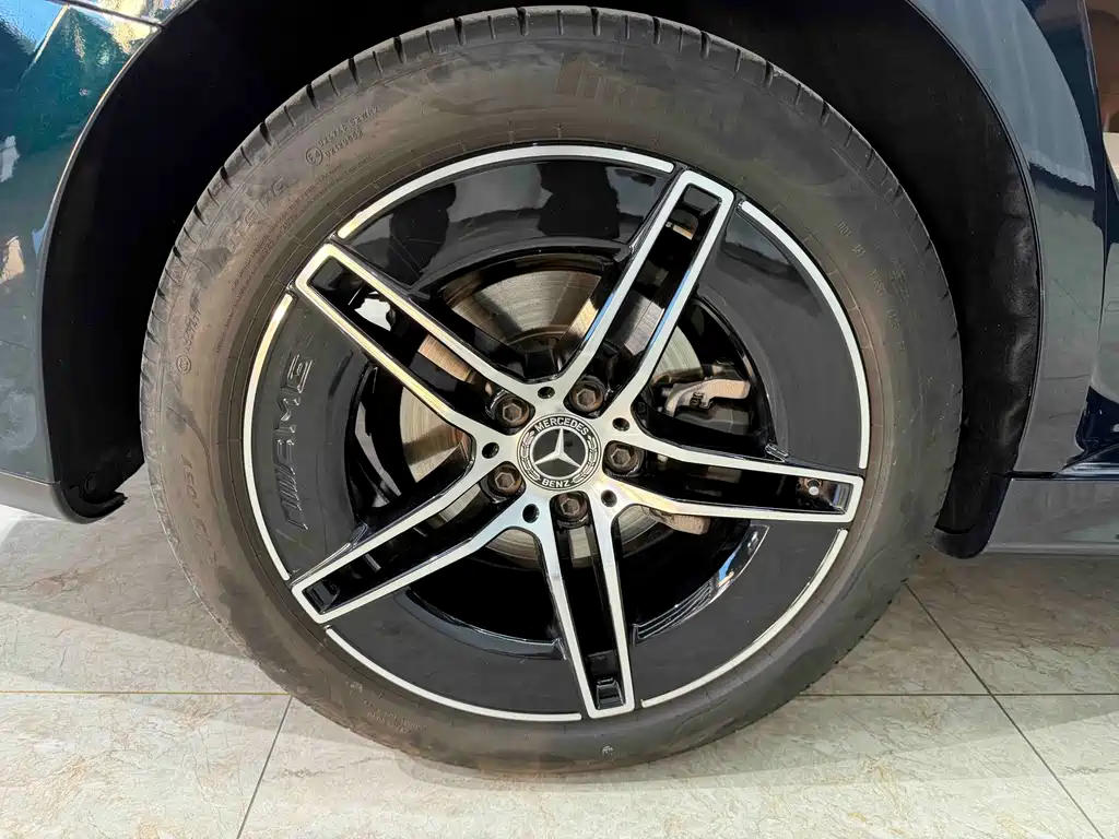 Mercedes-Benz E-Class — миниатюра 20