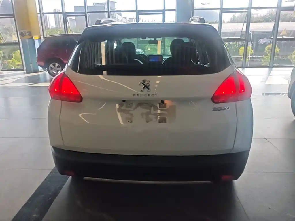 Peugeot 2008 — миниатюра 6