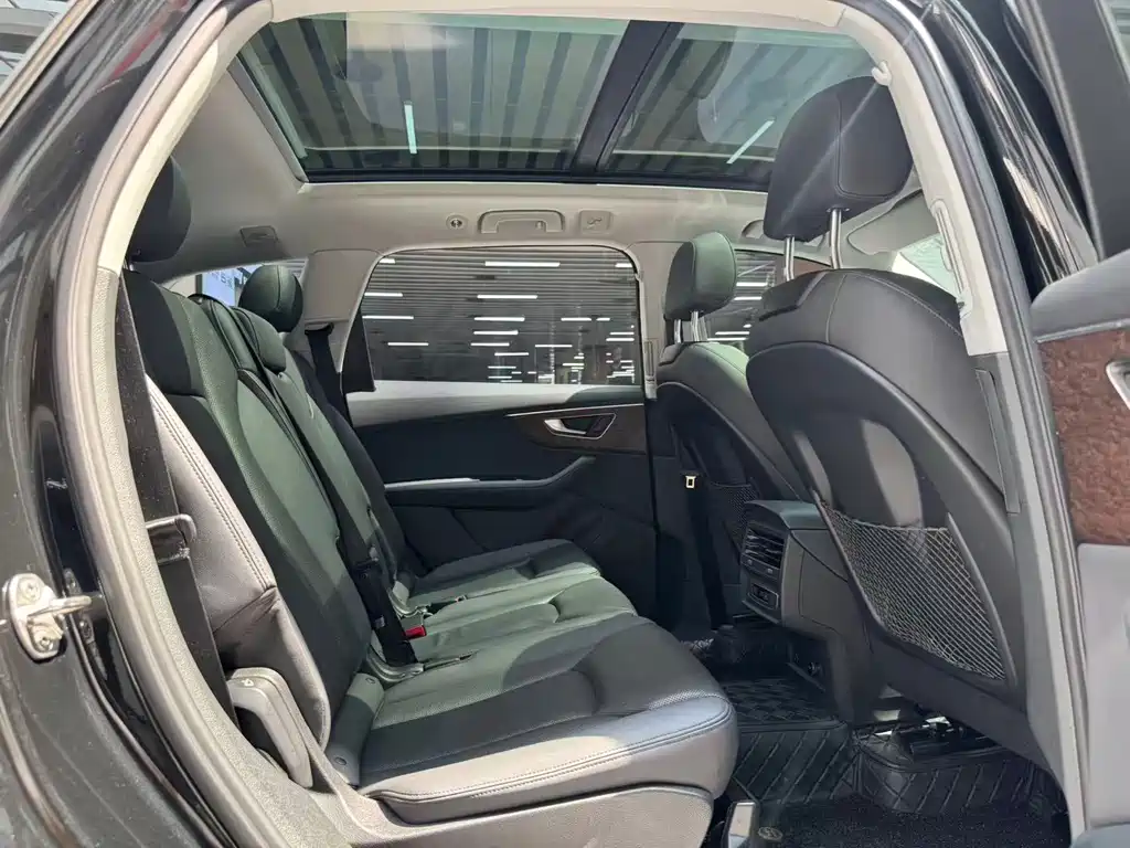 Audi Q7 — миниатюра 20