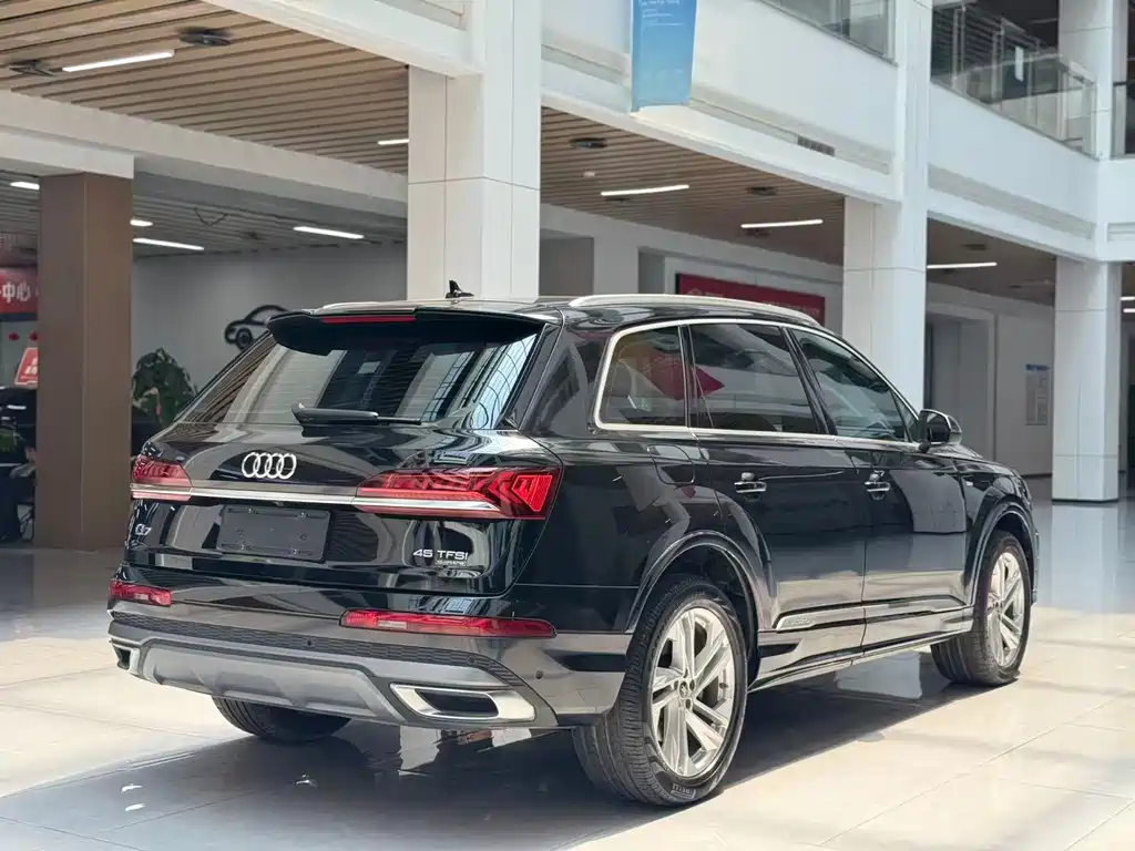Audi Q7 — миниатюра 5