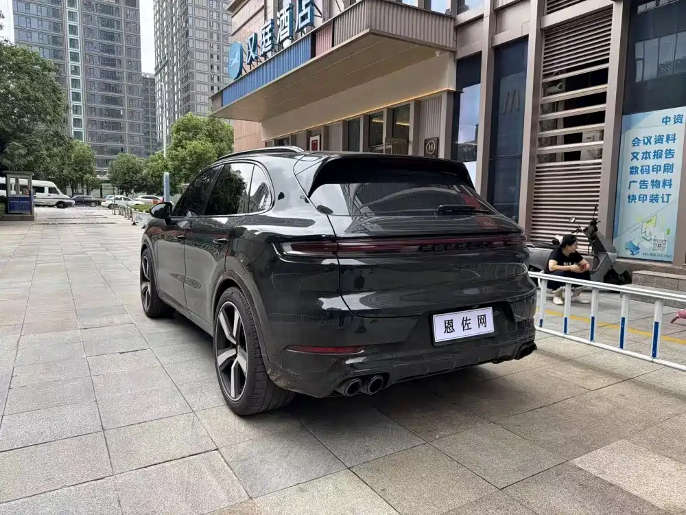 Porsche Cayenne — миниатюра 16