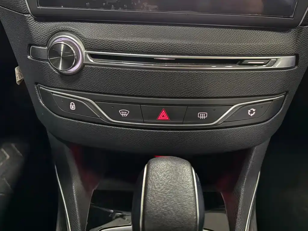 Peugeot 408 — миниатюра 25