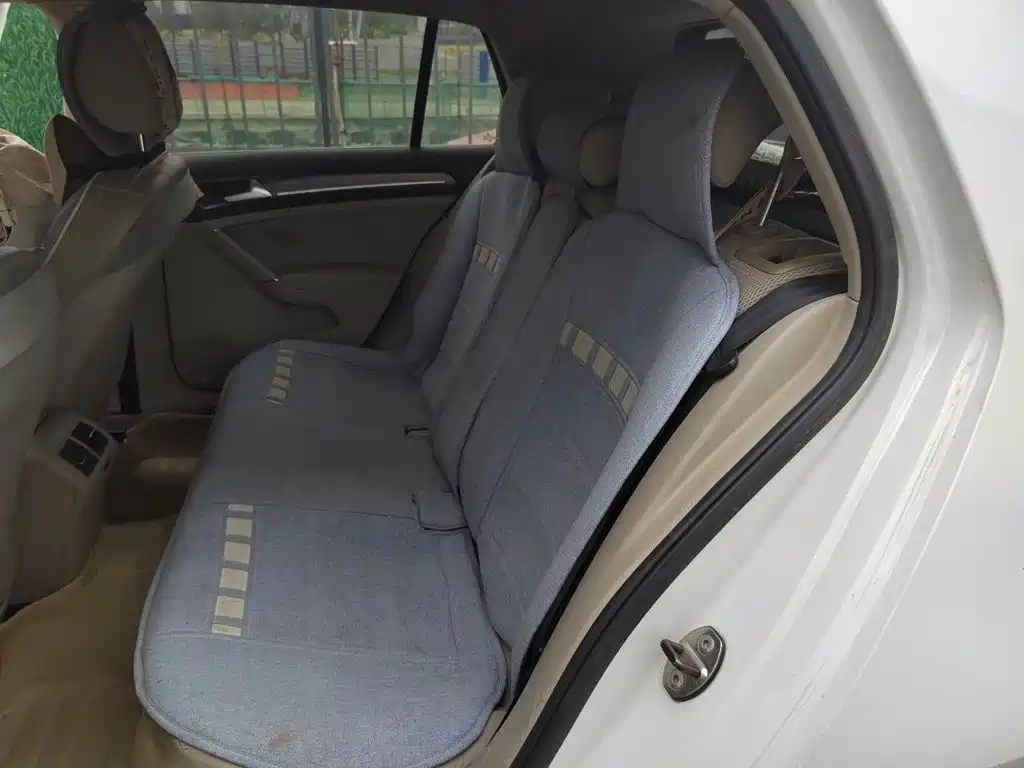 Volkswagen Golf — миниатюра 13