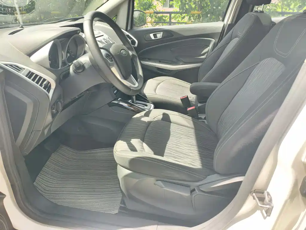 Ford EcoSport 2013 1.5L AT Luxury