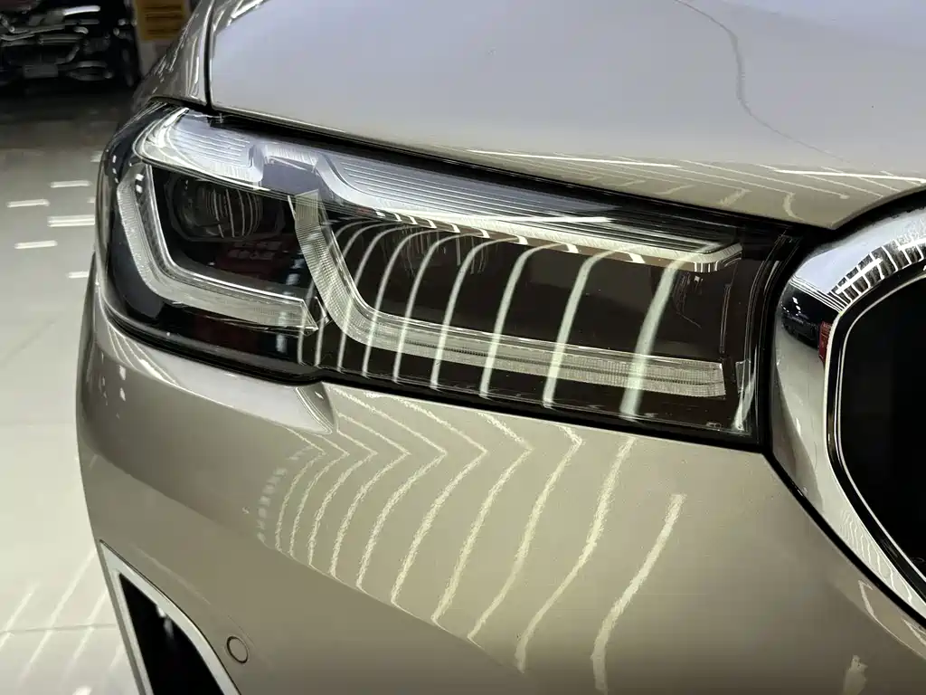 BMW 5 Series — миниатюра 6