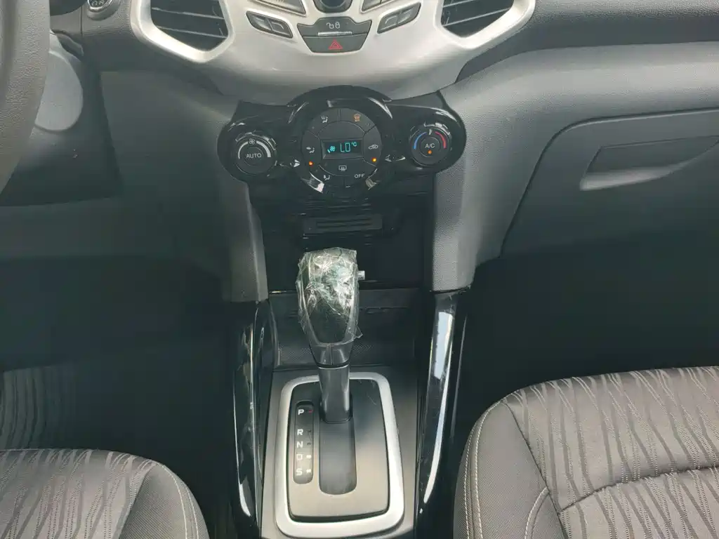 Ford EcoSport 2013 1.5L AT Luxury