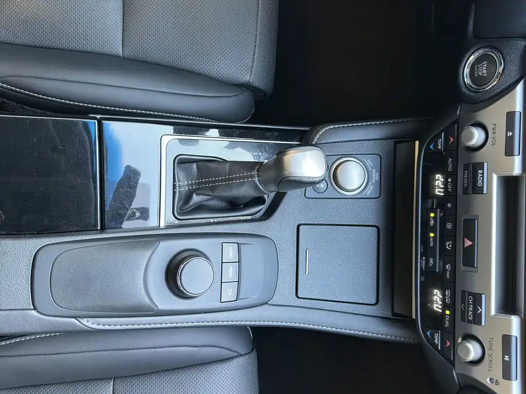 Lexus ES — миниатюра 15