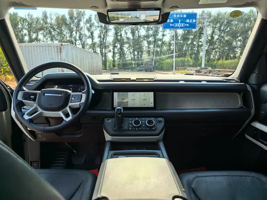 Land Rover Defender — миниатюра 7