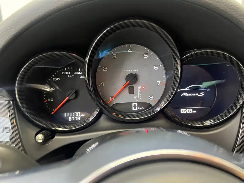 Porsche Macan — миниатюра 10