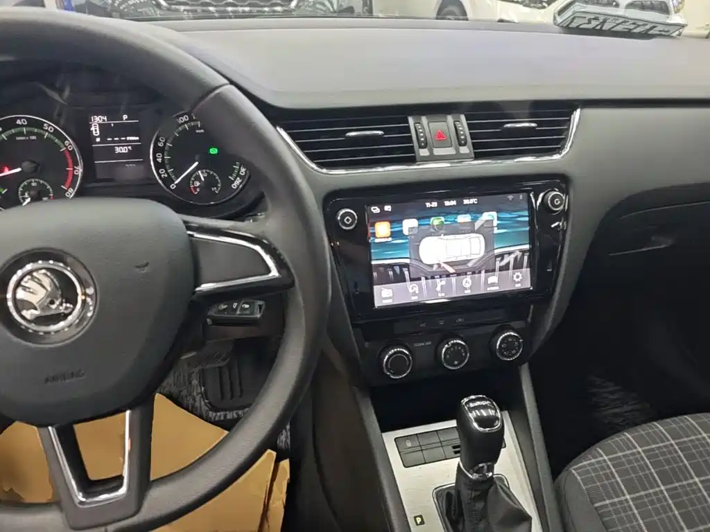 Skoda Octavia 2018 1.6L AT Comfort