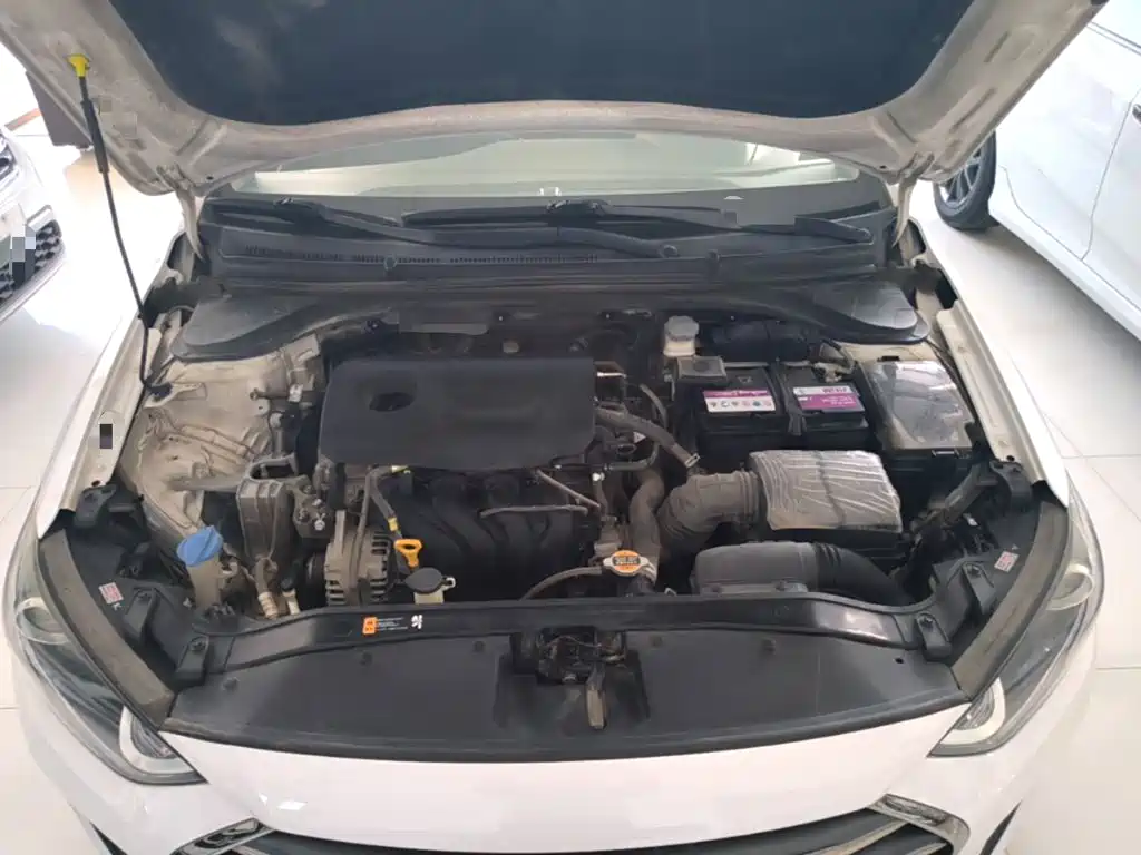 Hyundai Elantra — миниатюра 20