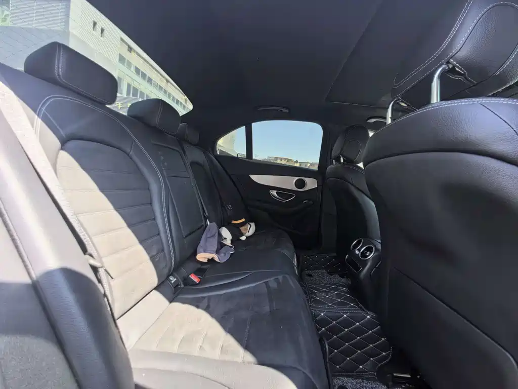 Mercedes-Benz C-Class — миниатюра 15