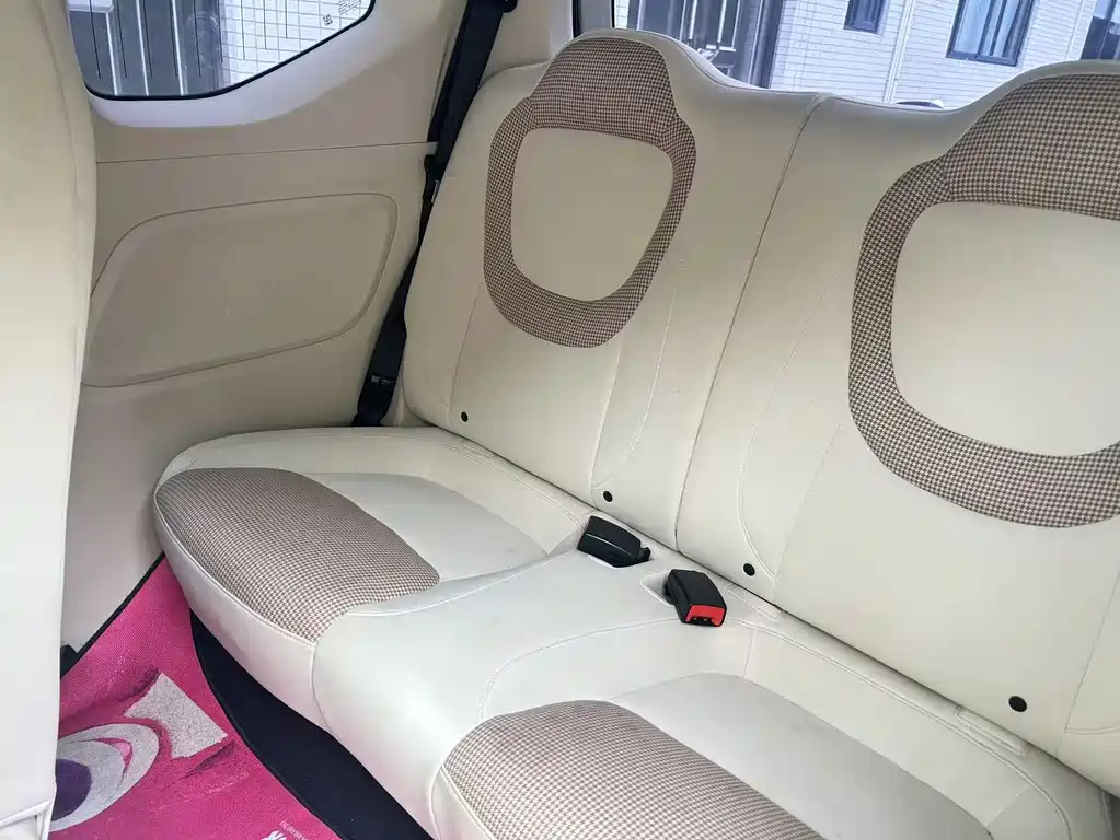 Wuling MINIEV — миниатюра 4