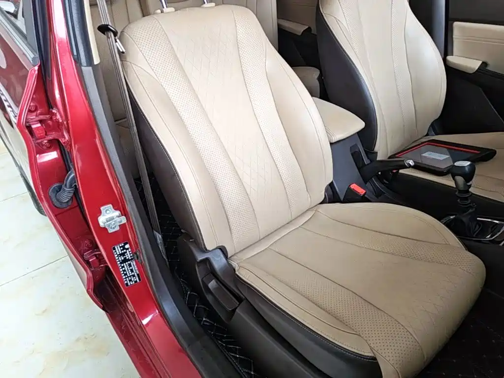 Baojun 310W — миниатюра 25