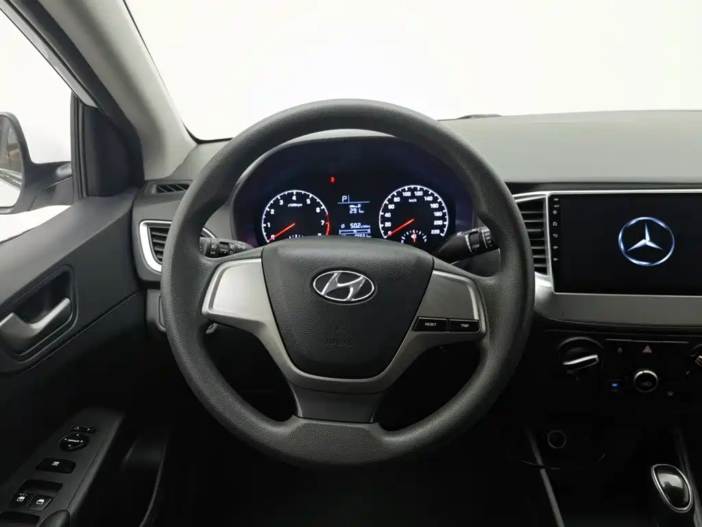 Hyundai Verna — миниатюра 11