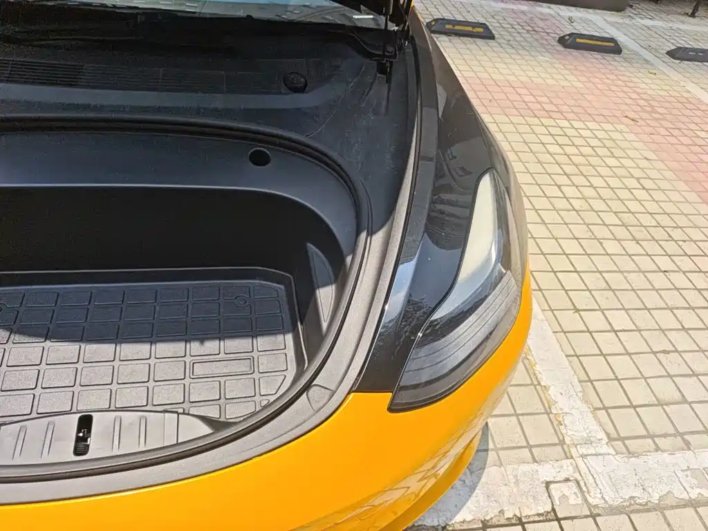 Tesla Model 3 — миниатюра 22