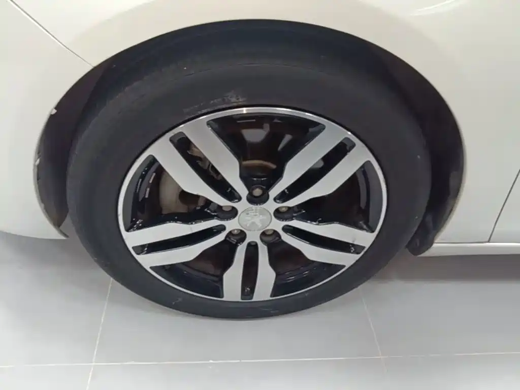 Peugeot 308 — миниатюра 23