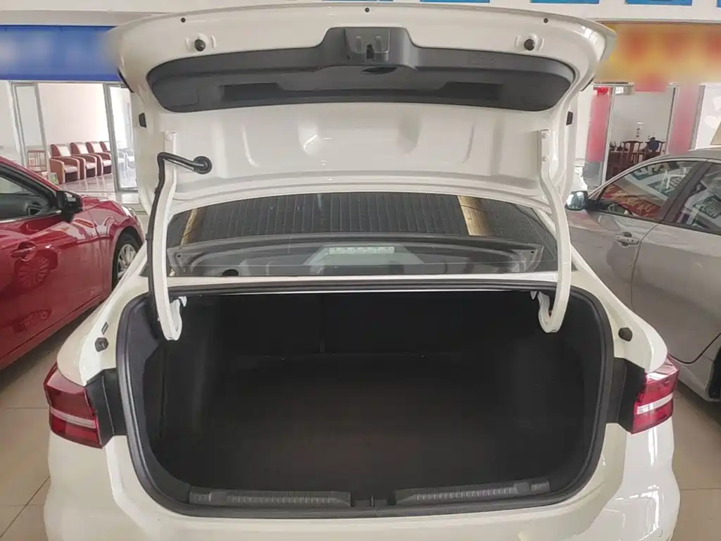 Volkswagen Lavida — миниатюра 19