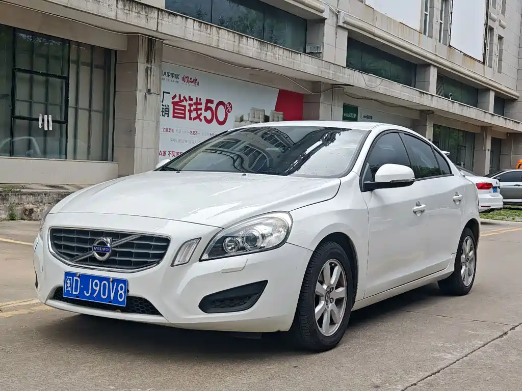 Volvo S60 (Import)