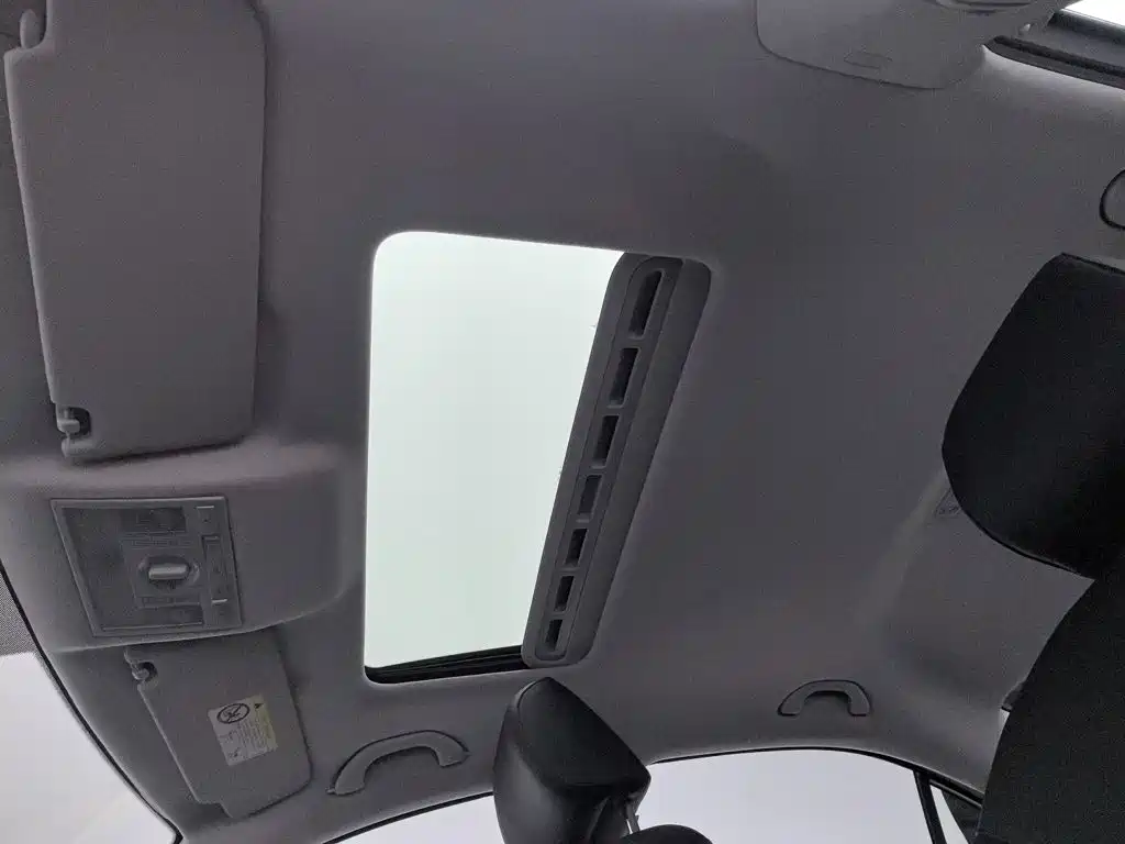 Volkswagen Jetta — миниатюра 14