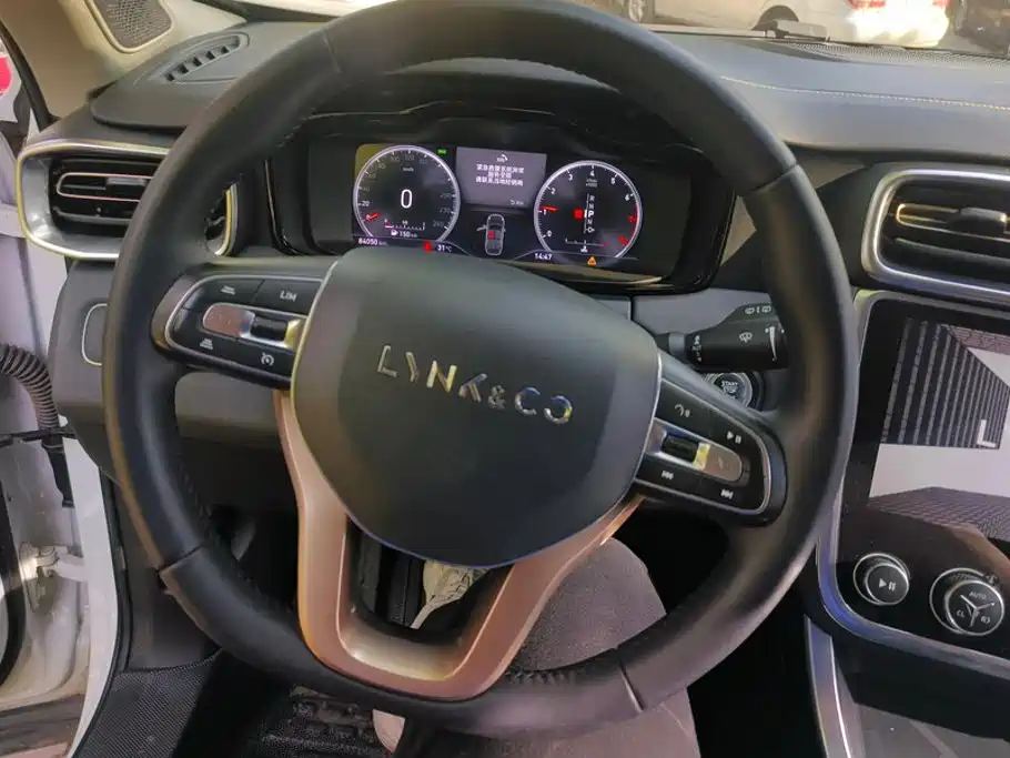 Lynk & Co 01 — миниатюра 15