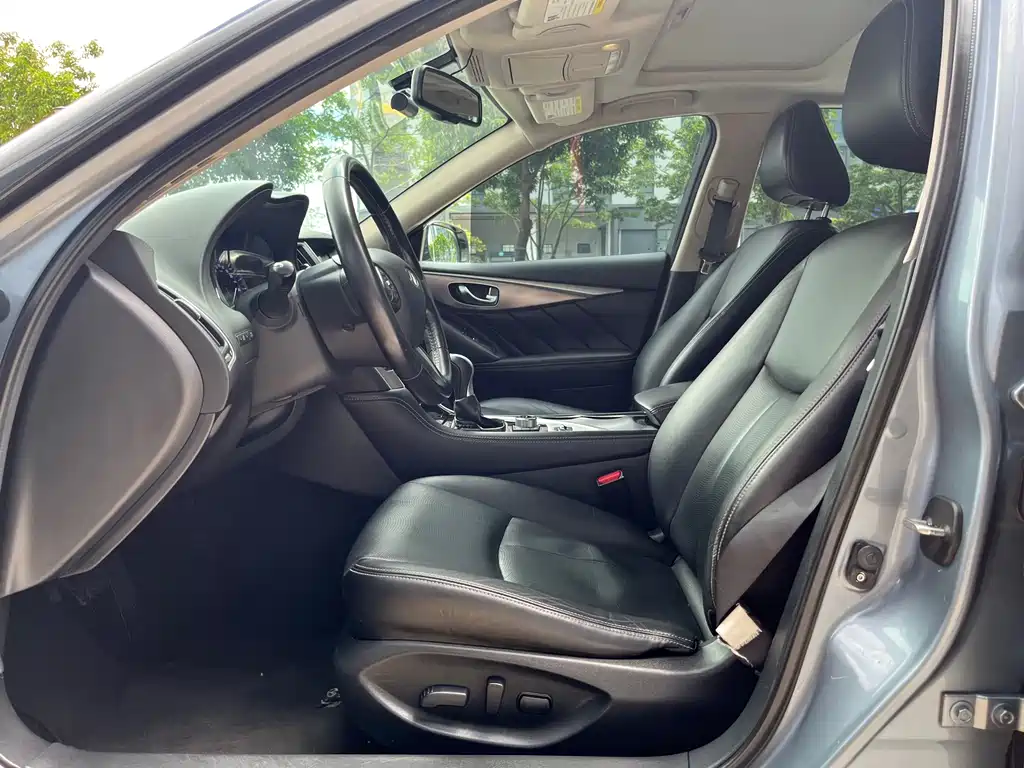 Infiniti Q50L 2015 2.0T Enjoy