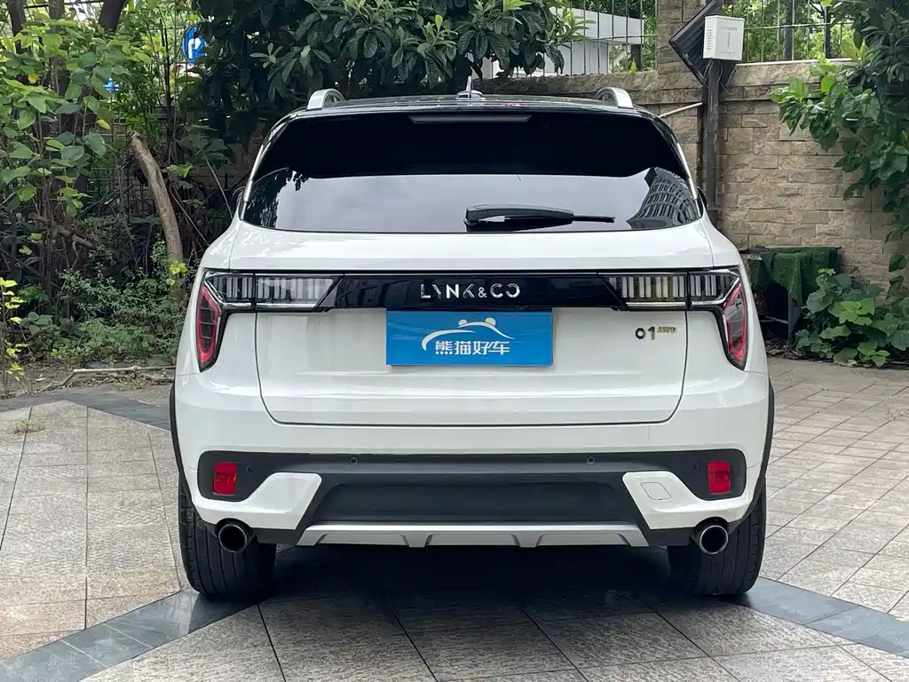 Lynk & Co 01 — миниатюра 8