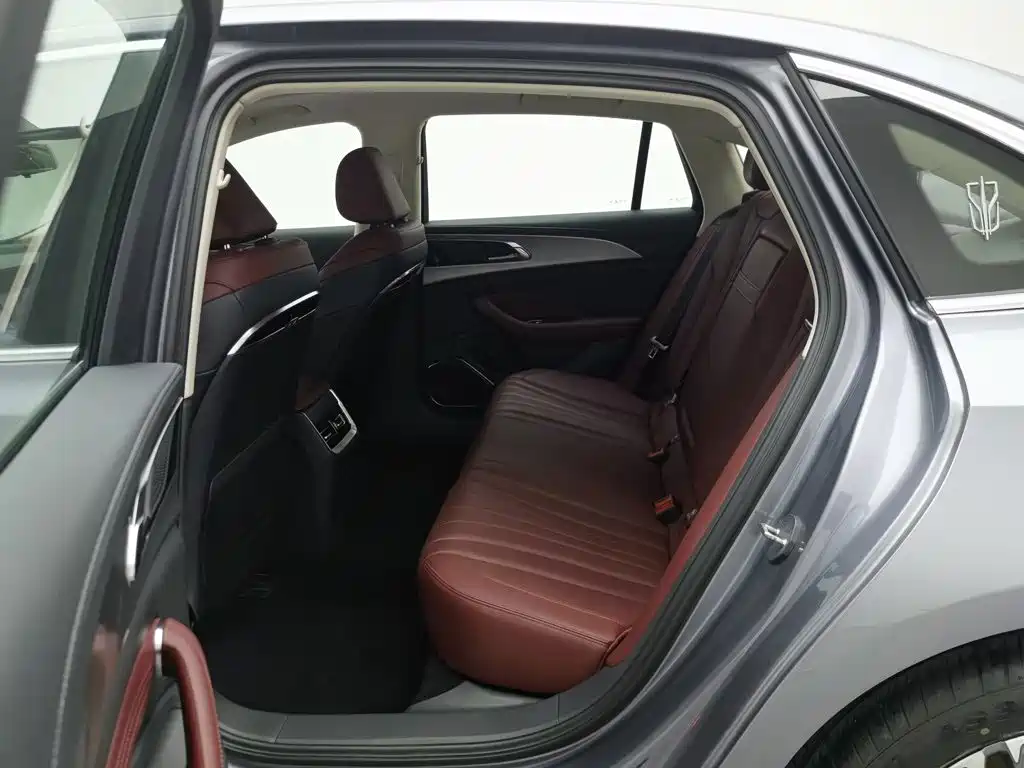 Hongqi Hongqi H5 — миниатюра 15