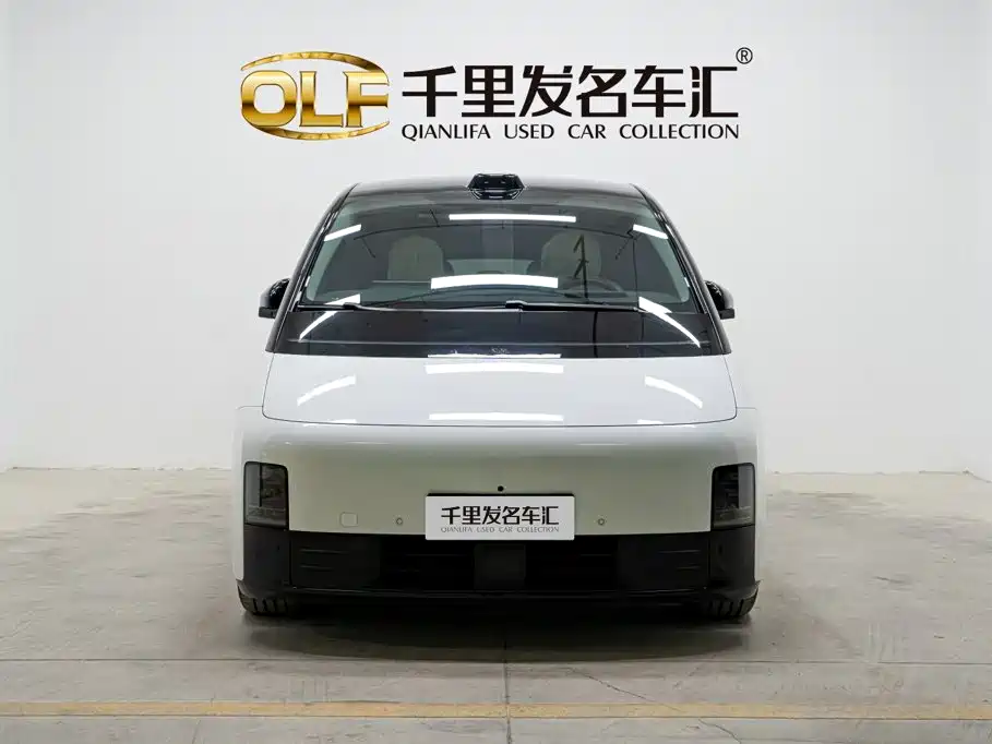 Li Auto Li MEGA — миниатюра 2