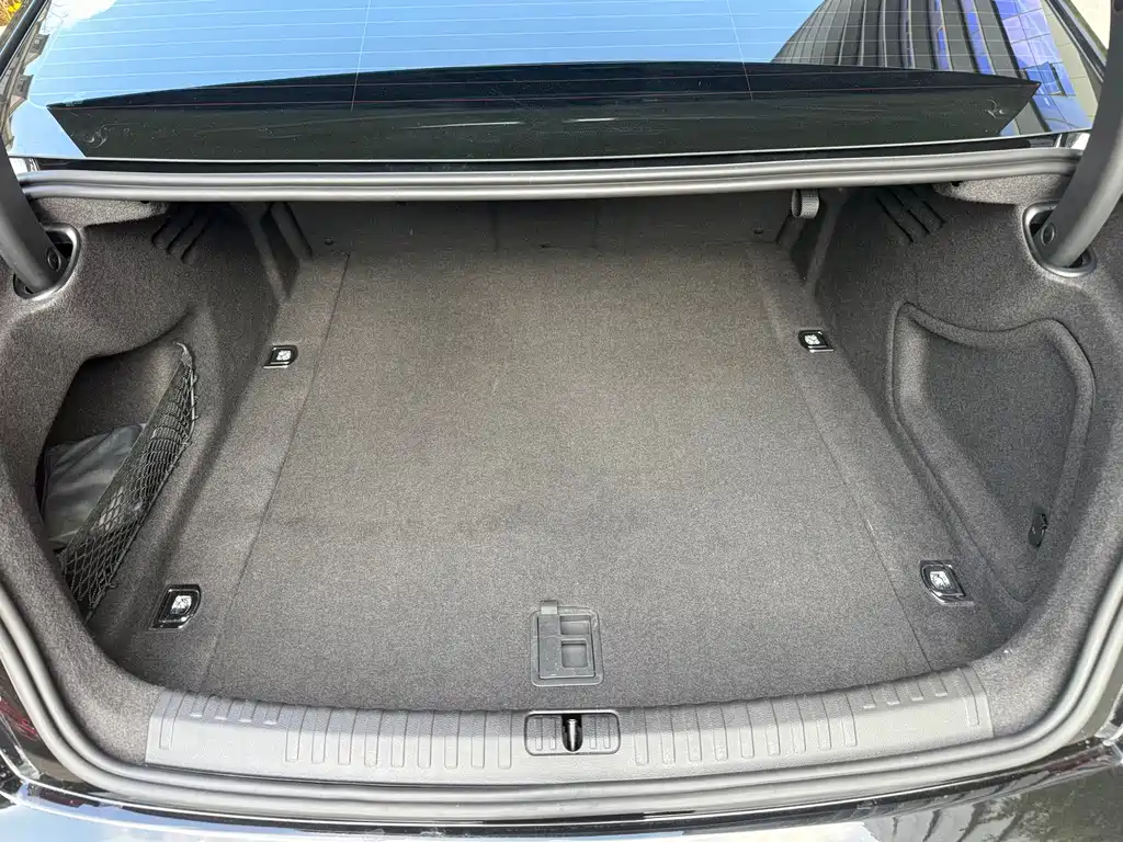 Audi A6L — миниатюра 7