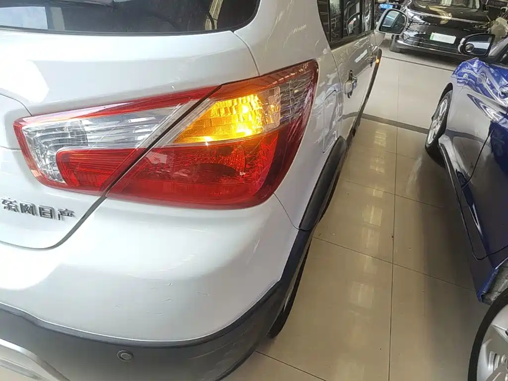 Venucia R50X — миниатюра 8