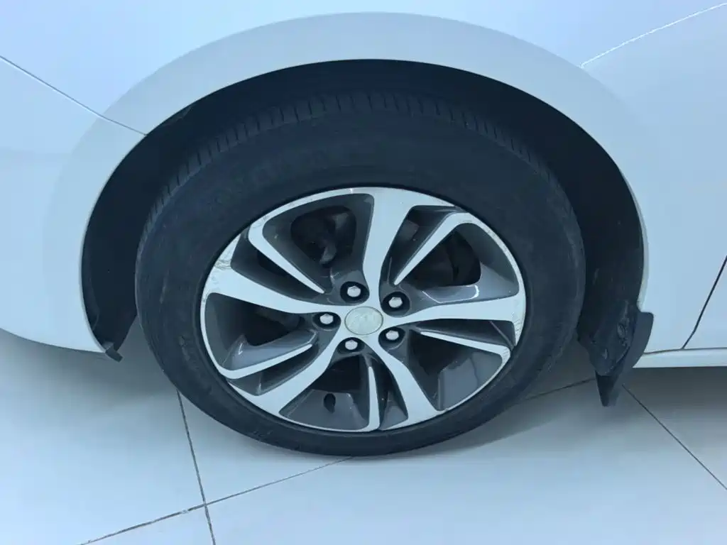 Buick Verano — миниатюра 23