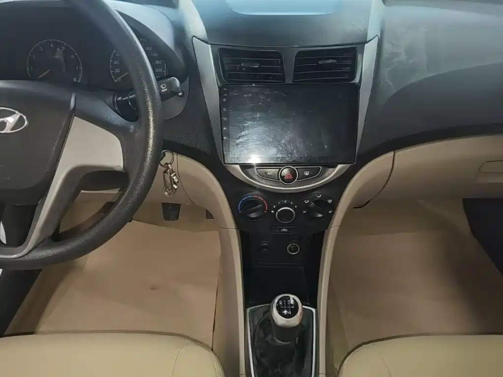 Hyundai Verna — миниатюра 13