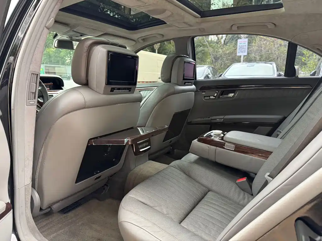 Mercedes-Benz S-Class — миниатюра 7