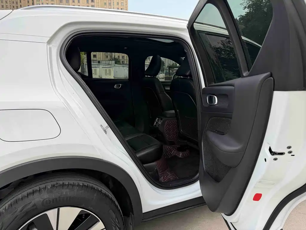 Volvo XC40 — миниатюра 19