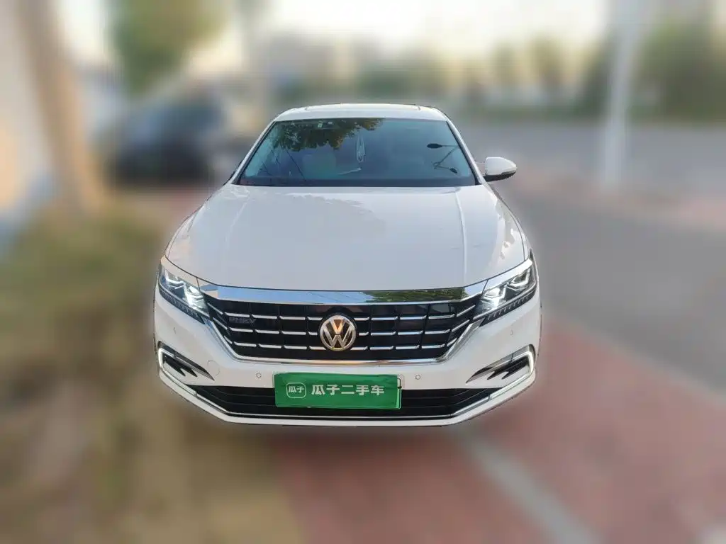 Volkswagen Passat PHEV — миниатюра 2
