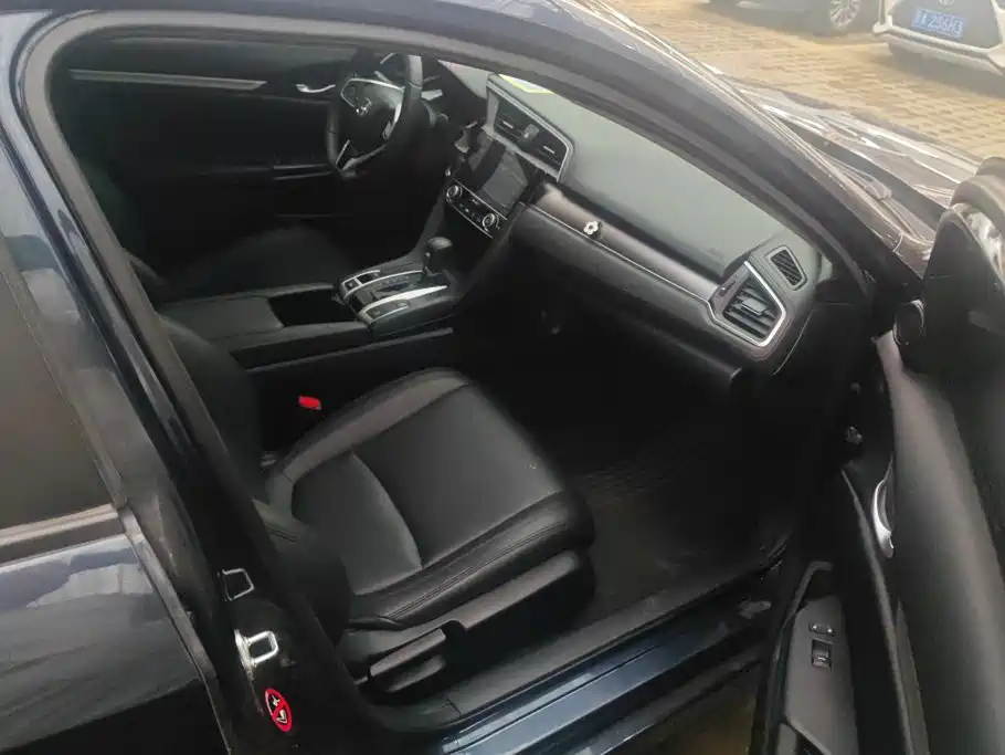 Honda Civic — миниатюра 8