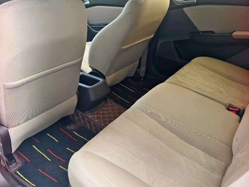 Baojun 310W — миниатюра 6