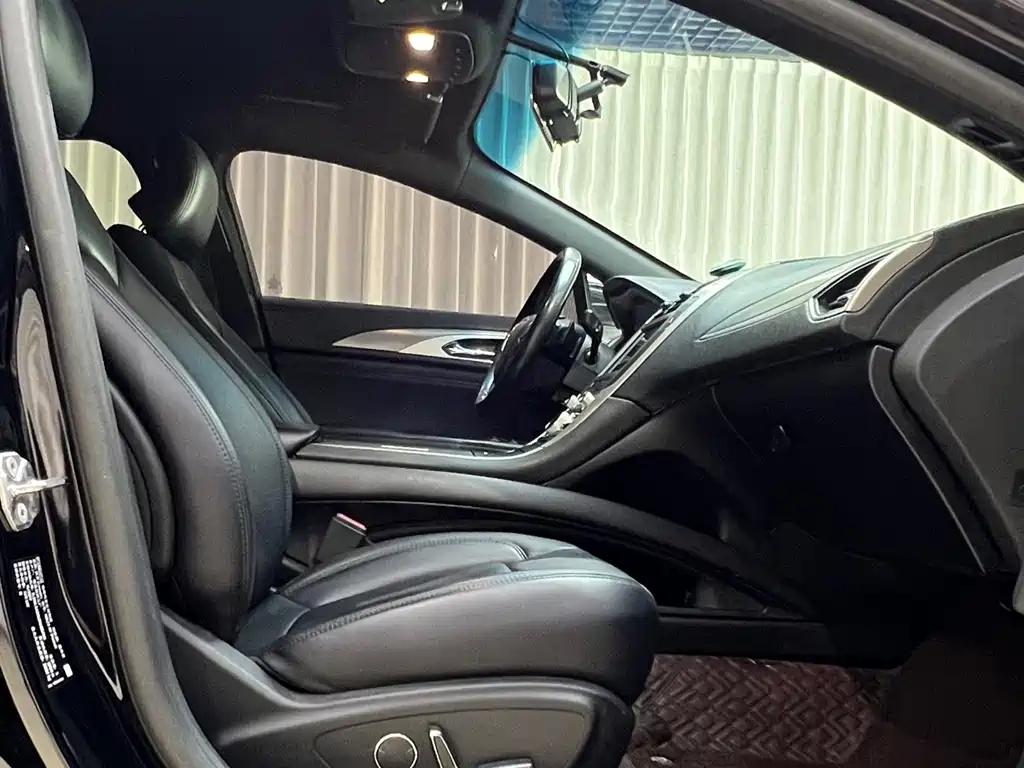 Lincoln MKZ — миниатюра 19