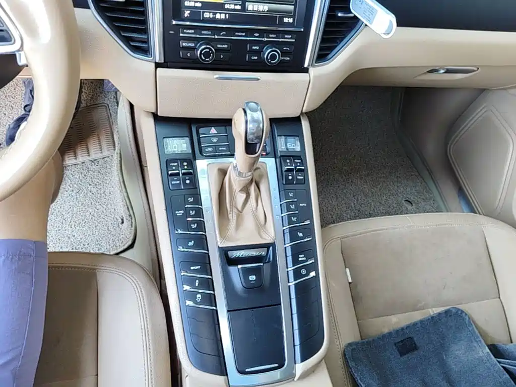 Porsche Macan — миниатюра 14