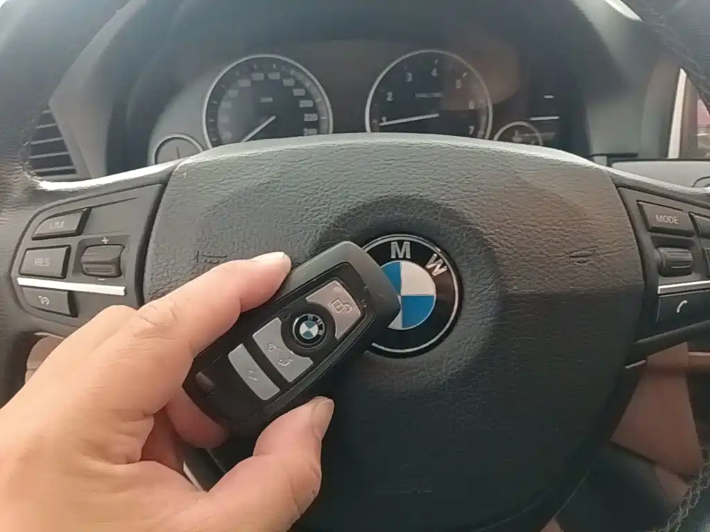 BMW 5 Series — миниатюра 9