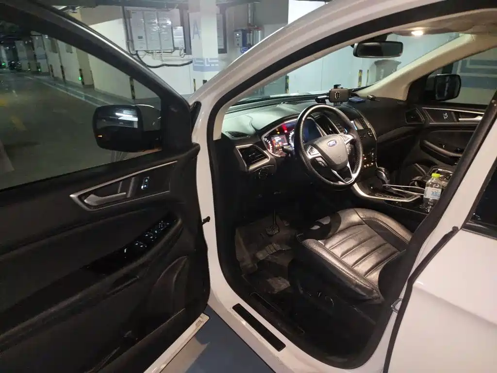 Ford Edge — миниатюра 17