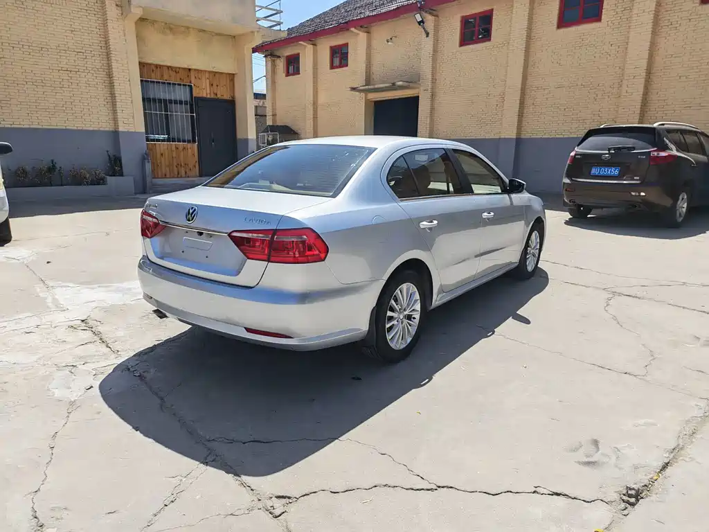 Volkswagen Lavida — миниатюра 5