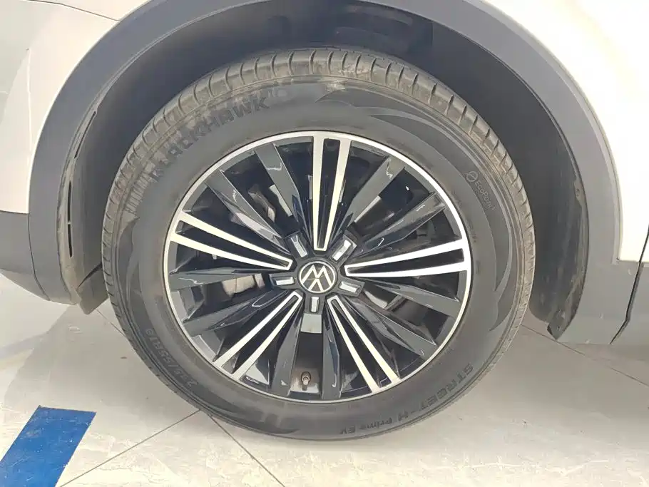 Volkswagen Tiguan L — миниатюра 6