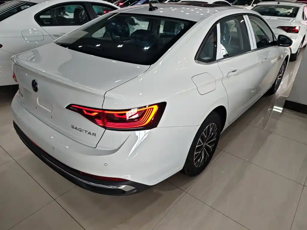 Volkswagen Sagitar 2025 200TSI DSG