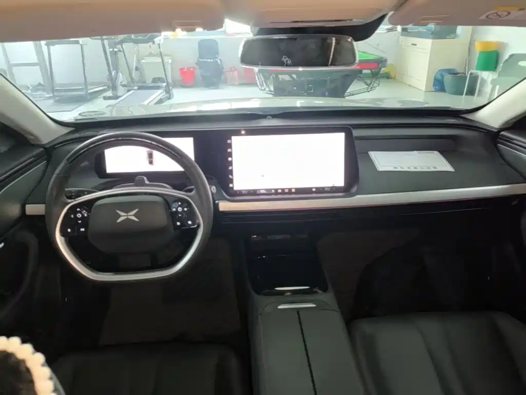 XPeng P7 — миниатюра 10