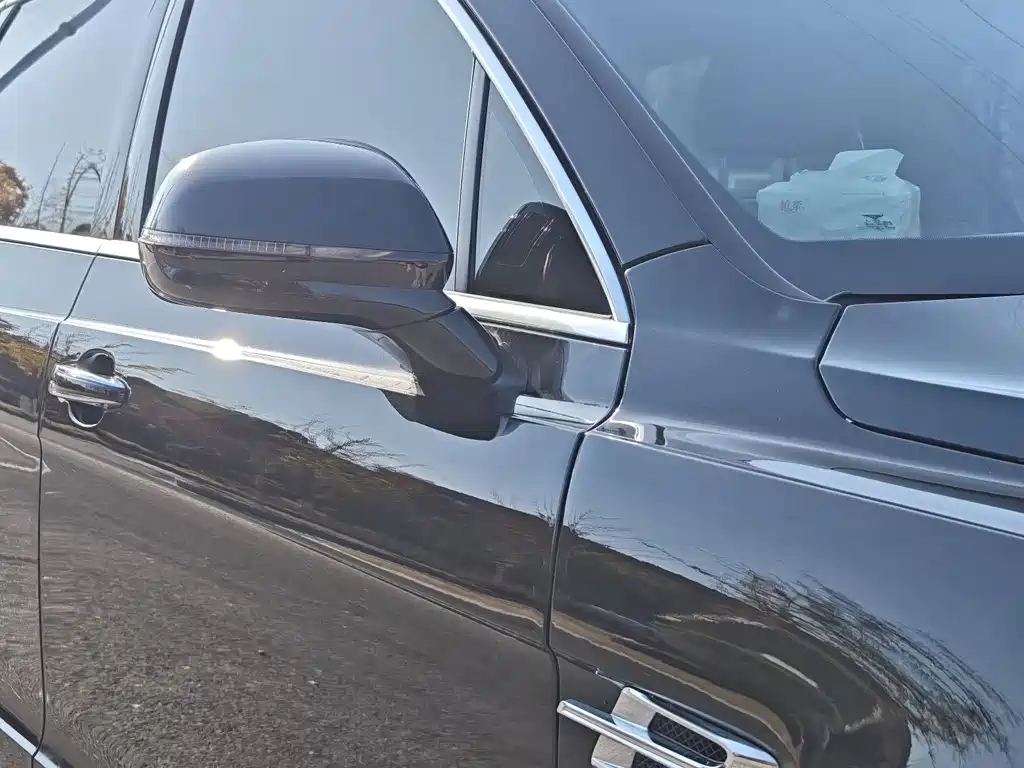 Bentley Bentayga — миниатюра 7