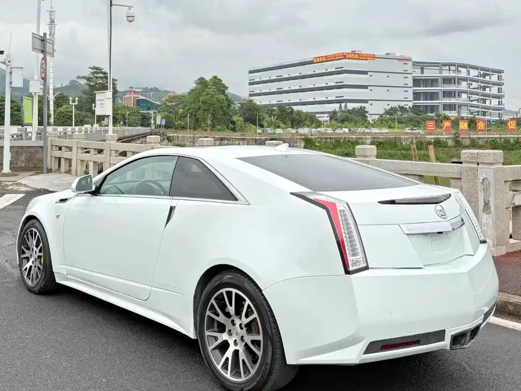 Cadillac CTS — миниатюра 6