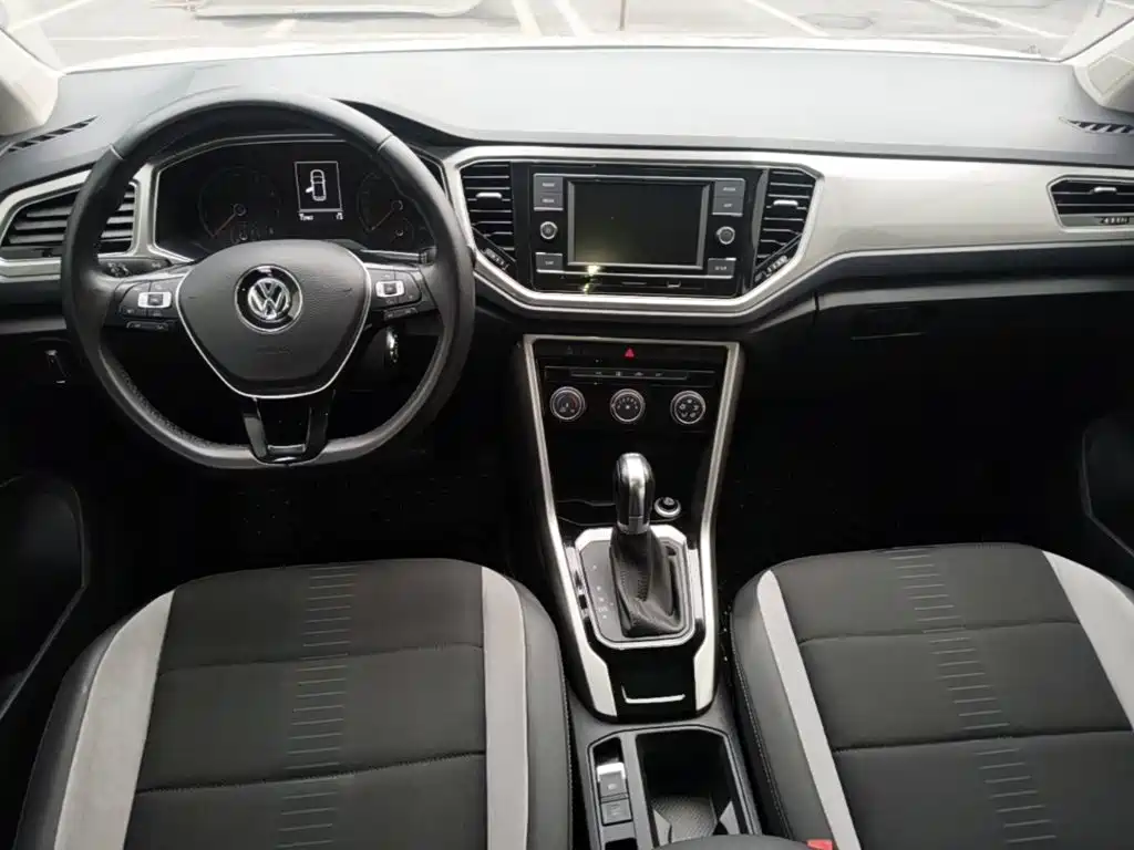 Volkswagen T-Roc — миниатюра 10